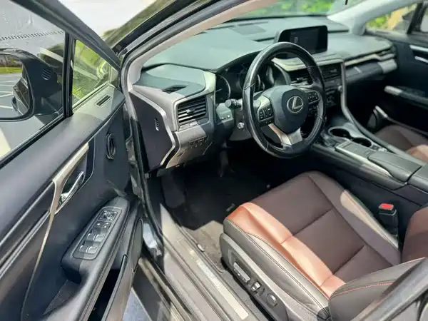 Lexus RX 2021