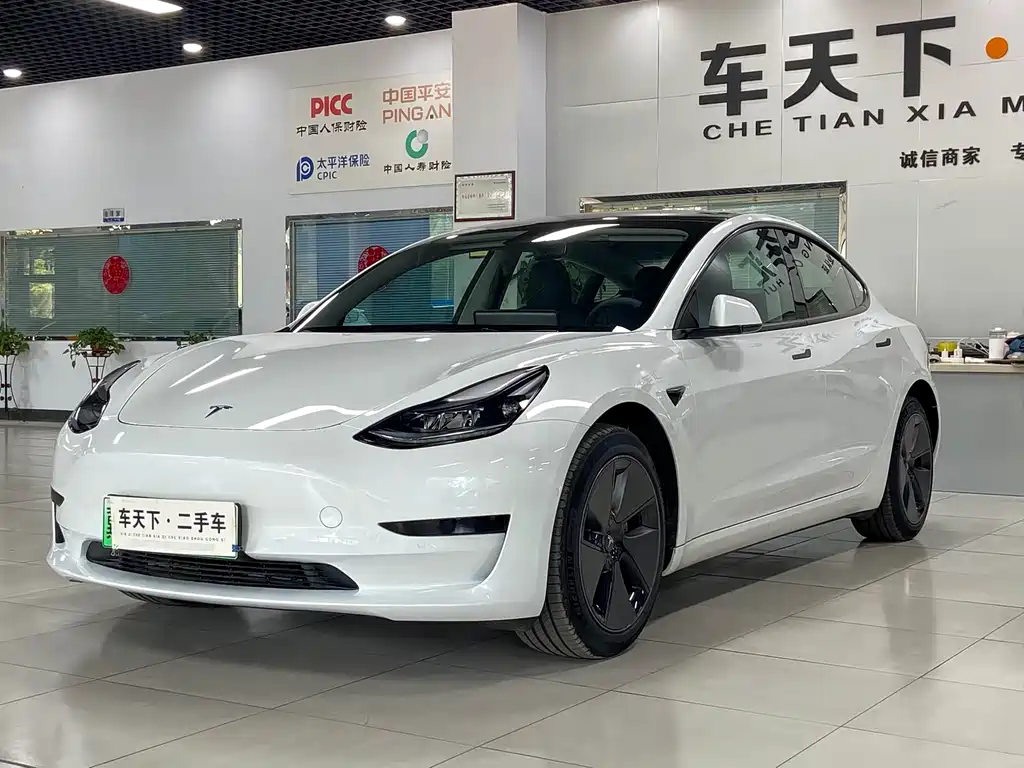 Tesla Model 3 2023 — фото 1