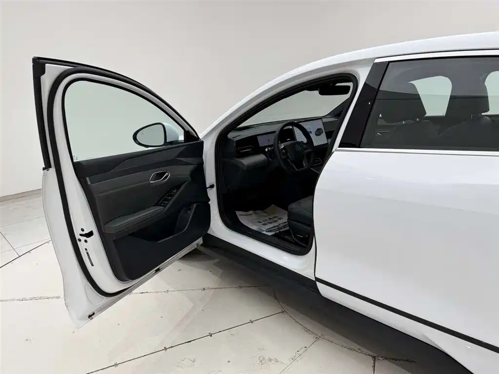 BYD Qin L 2025 — фото 13
