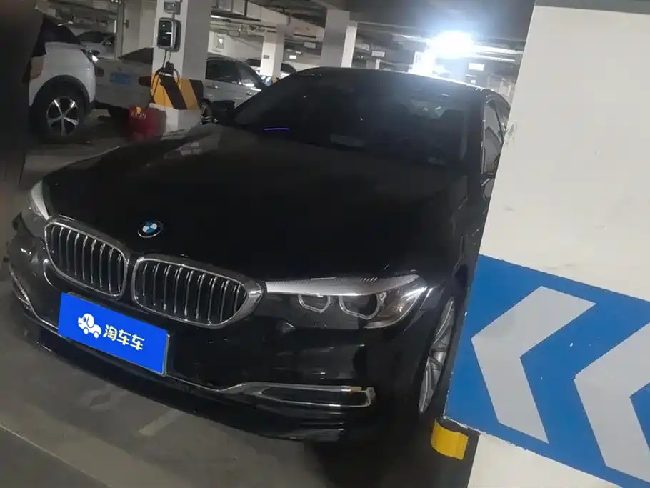 BMW 5 Series 2019 — фото 1