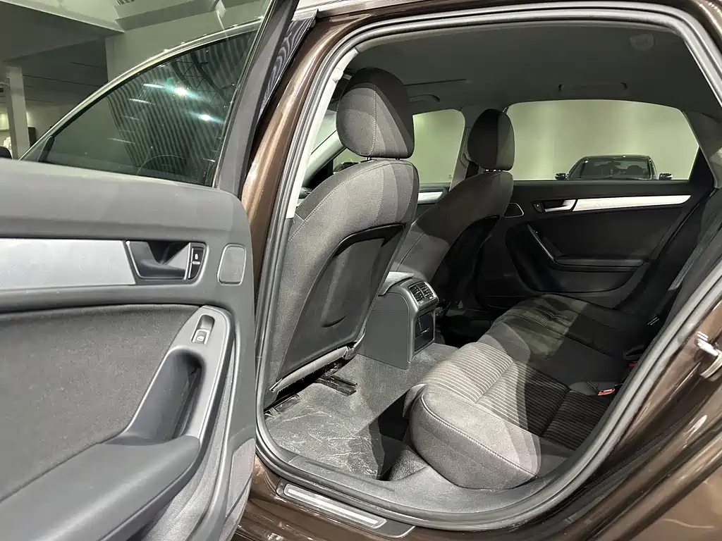 Audi A4L 2015 — фото 10