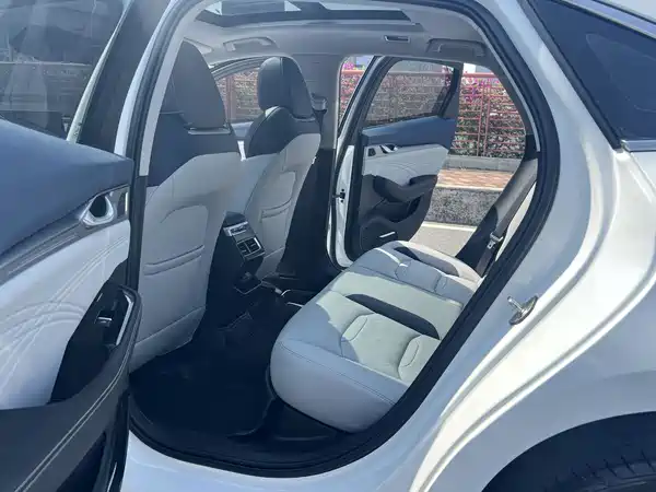 Geely Xingrui 2023