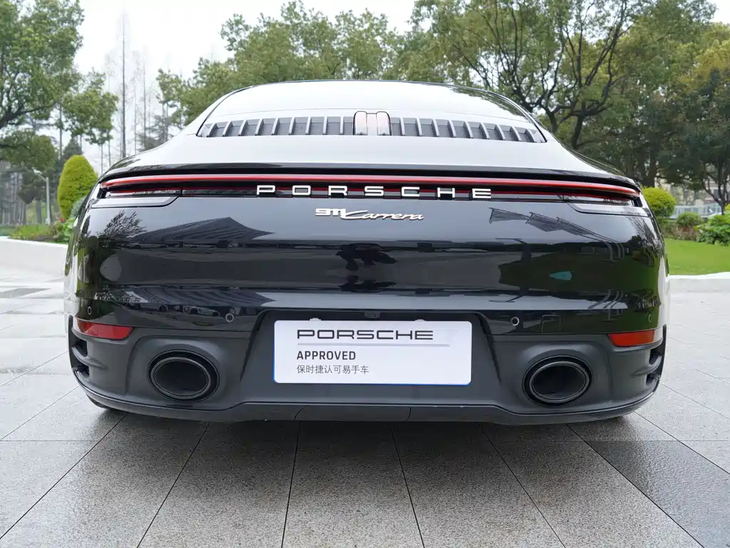 Porsche 911 2025 — фото 18