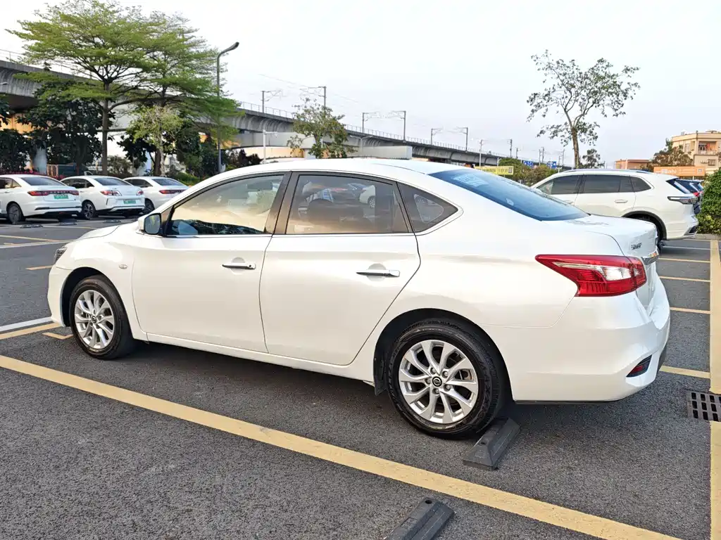 Nissan Sylphy 2023 — фото 21