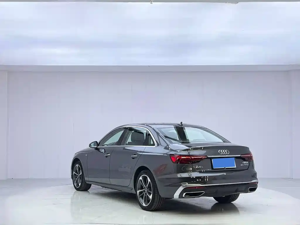 Audi A4L 2022 — фото 4