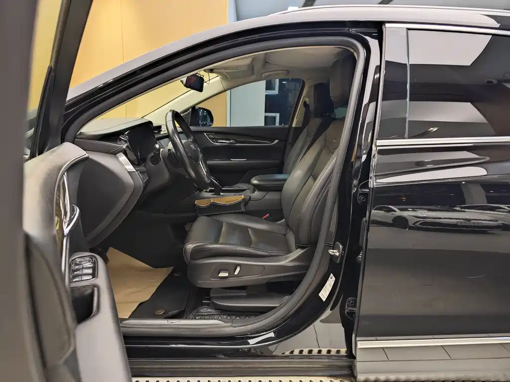 Cadillac XT5 2018 — фото 15