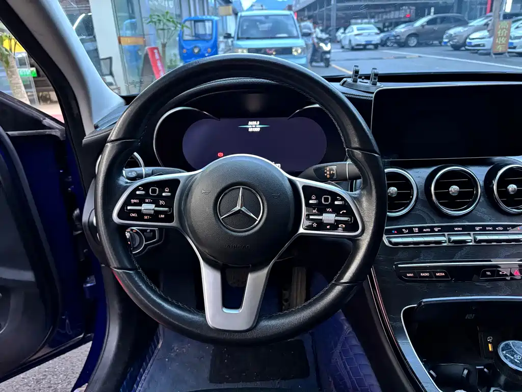 Mercedes-Benz C-Class 2019 — фото 8