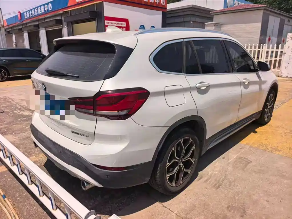 BMW X1 2022 — фото 8