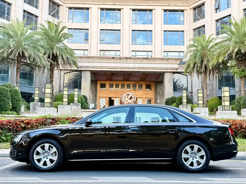 Audi A8 2013 — фото 4