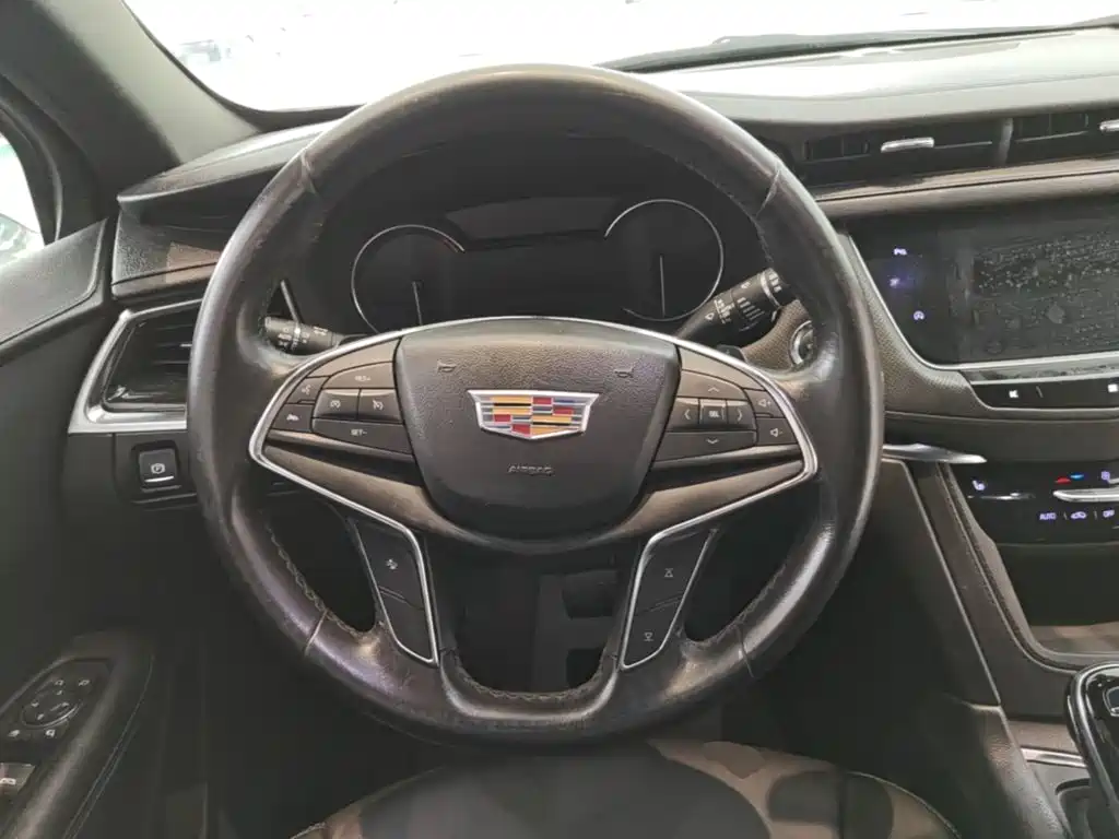 Cadillac XT5 2020 — фото 11