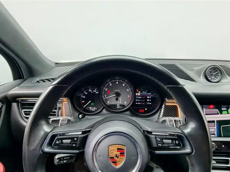 Porsche Macan 2023 — фото 11
