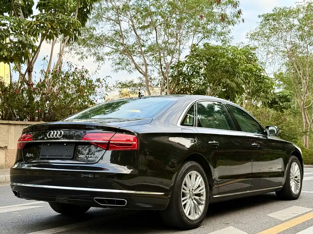 Audi A8 2014 — фото 5