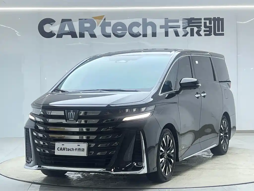 Toyota Vellfire 2024 — фото 1
