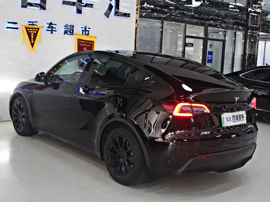 Tesla Model Y 2023 — фото 13