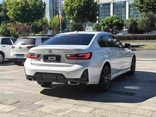 BMW 3 Series 2025