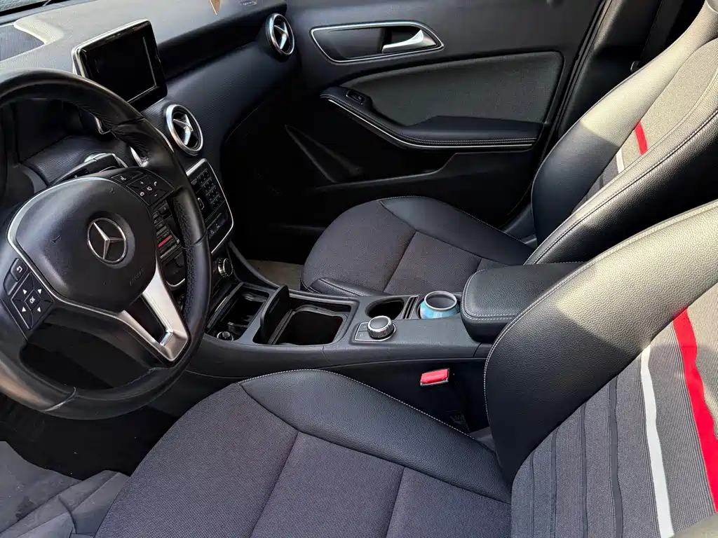 Mercedes-Benz A-Class 2015 — фото 5
