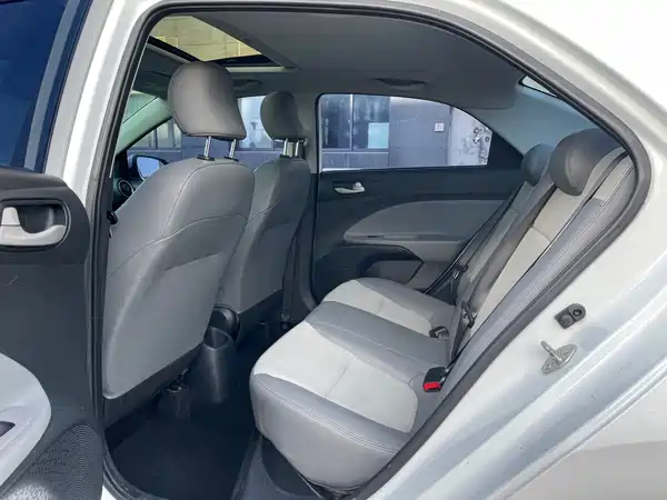 Kia Pegas 2017