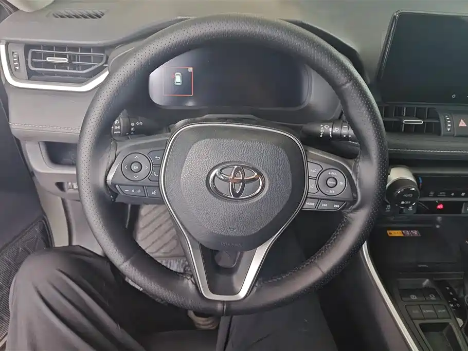 Toyota RAV4 2024 — фото 15