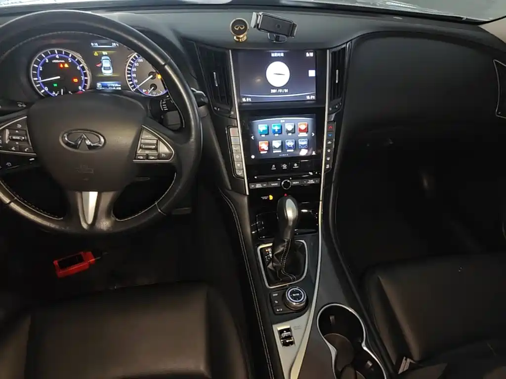 Infiniti Q50L 2016 — фото 13