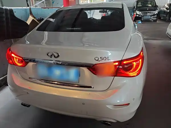 Infiniti Q50L 2016