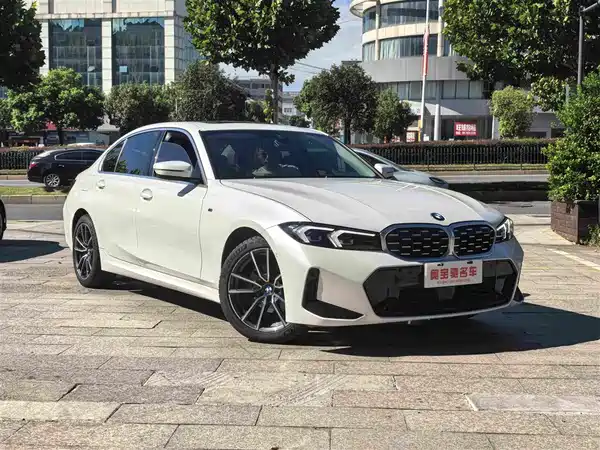 BMW 3 Series 2025