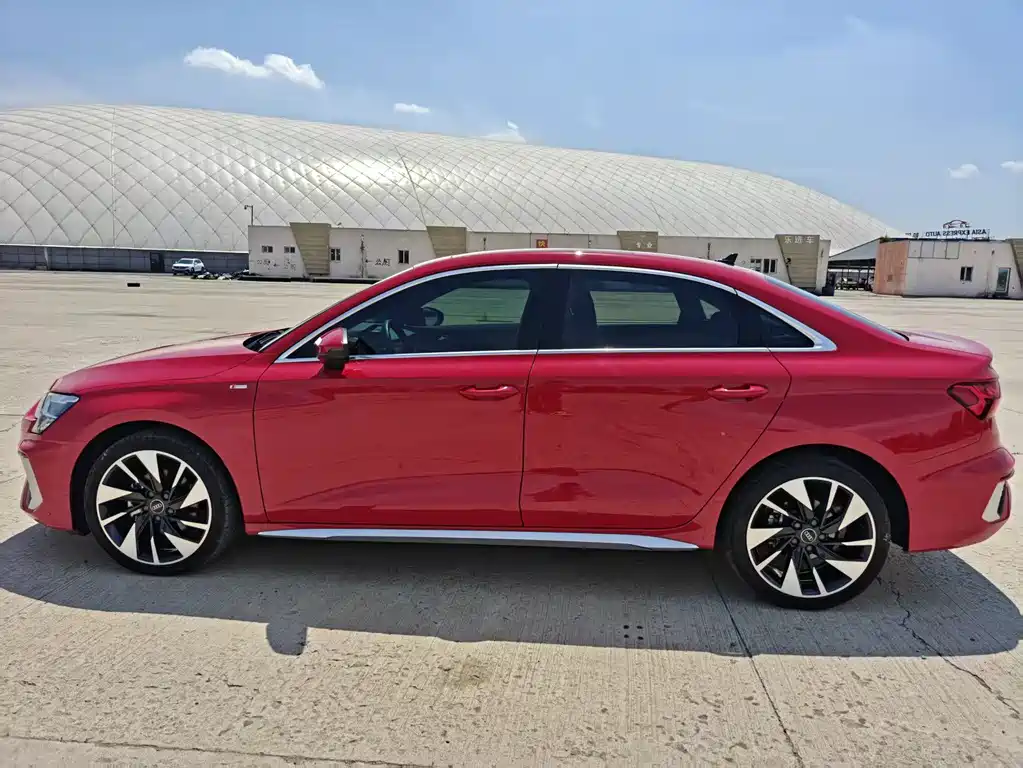 Audi A3 2023 — фото 7