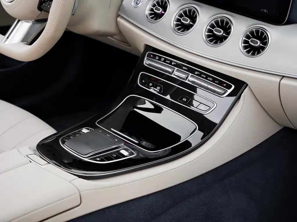 Mercedes-Benz E-Class 2023 — фото 25