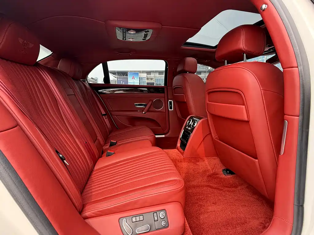 Bentley Flying Spur 2019 — фото 16