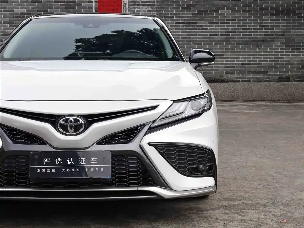 Toyota Camry 2022 — фото 22