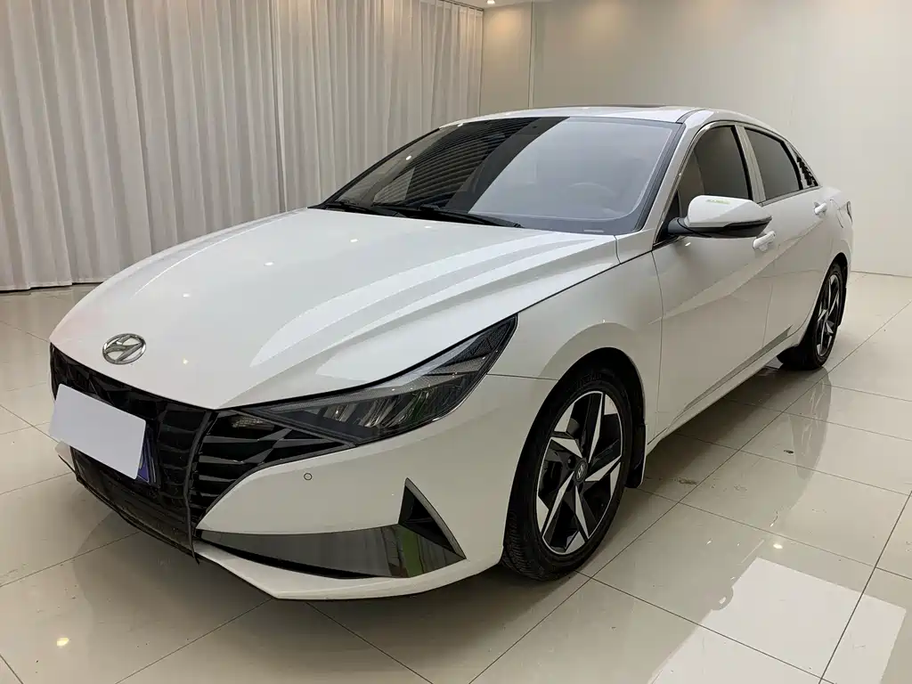 Hyundai Elantra 2022