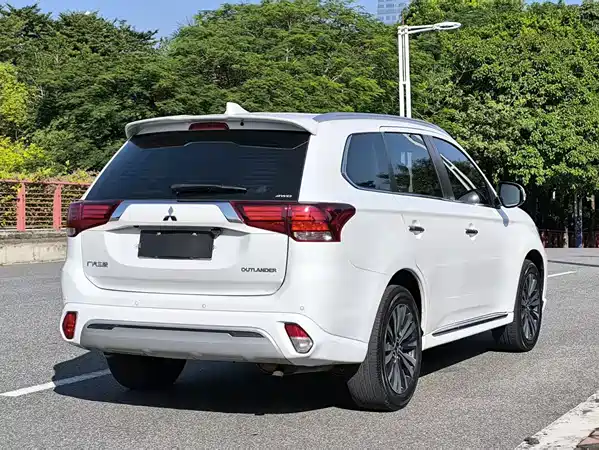 Mitsubishi Outlander 2021
