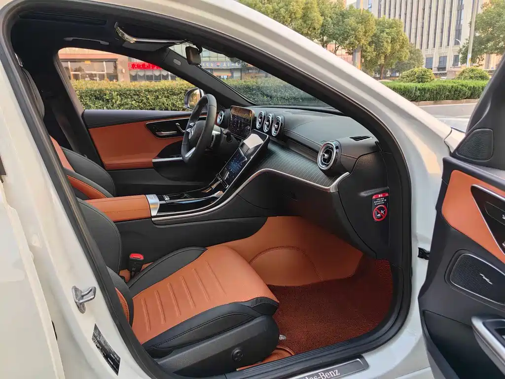 Mercedes-Benz C-Class 2023 — фото 10