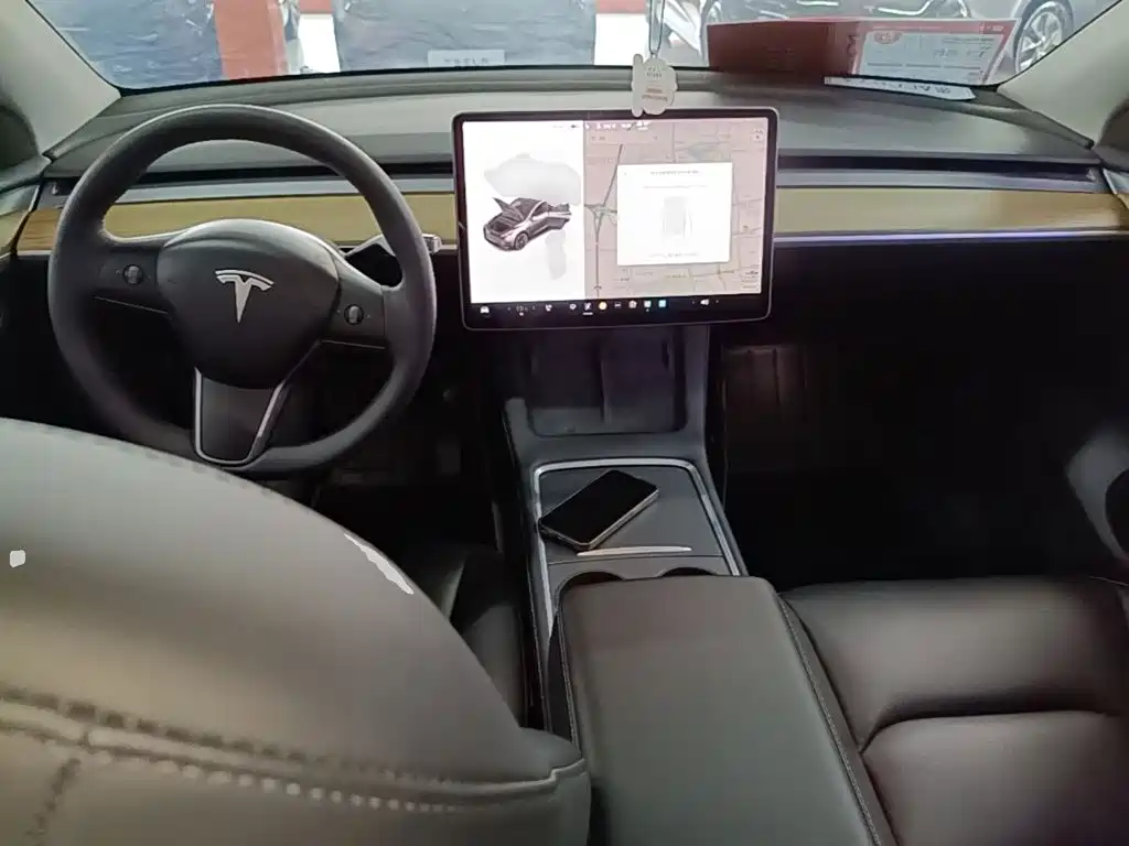 Tesla Model Y 2021 — фото 10