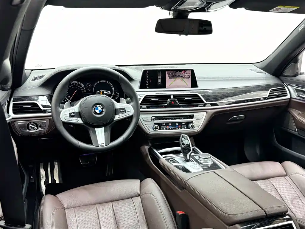 BMW 7 Series 2019 — фото 10