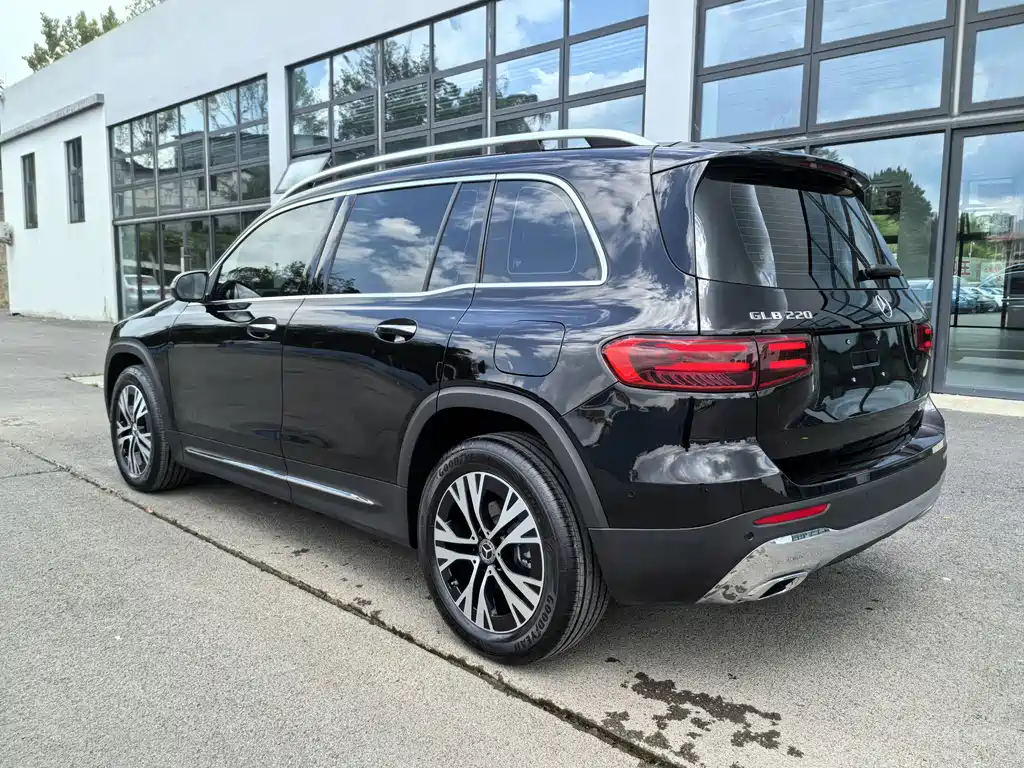 Mercedes-Benz GLB 2025 — фото 15