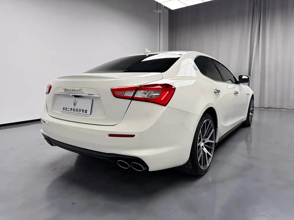 Maserati Ghibli 2019 — фото 28