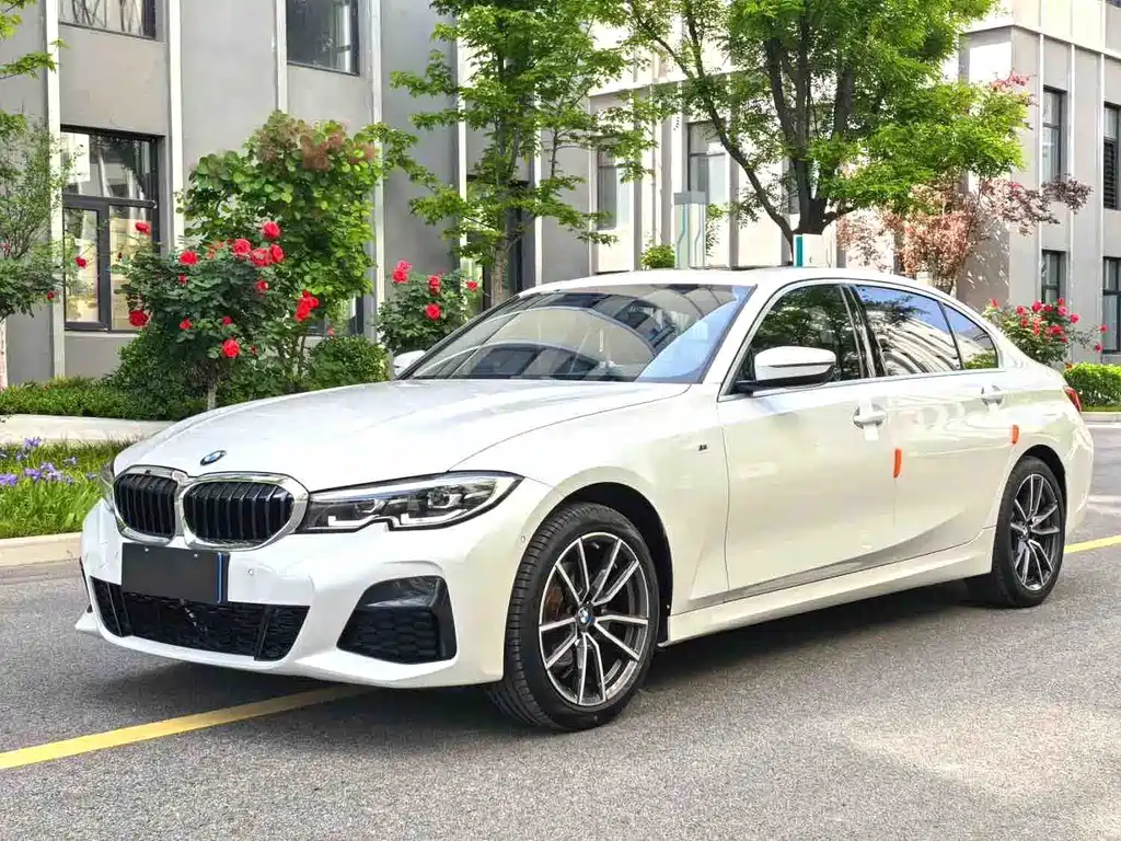 BMW 3 Series 2021 — фото 1