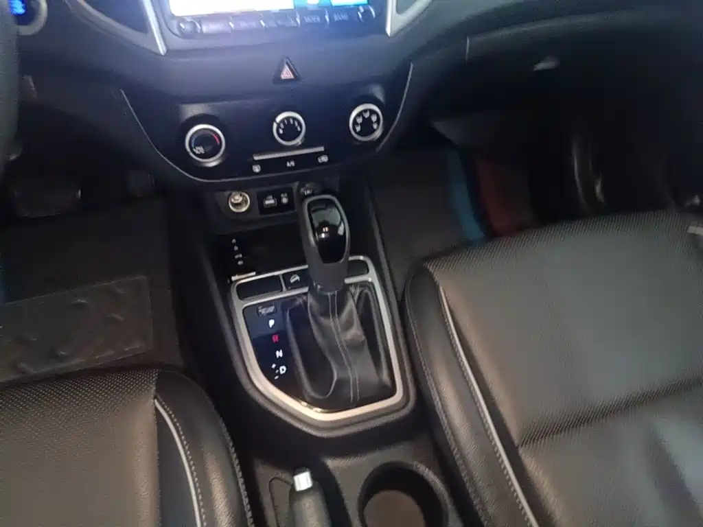 Hyundai ix25 2016 — фото 14