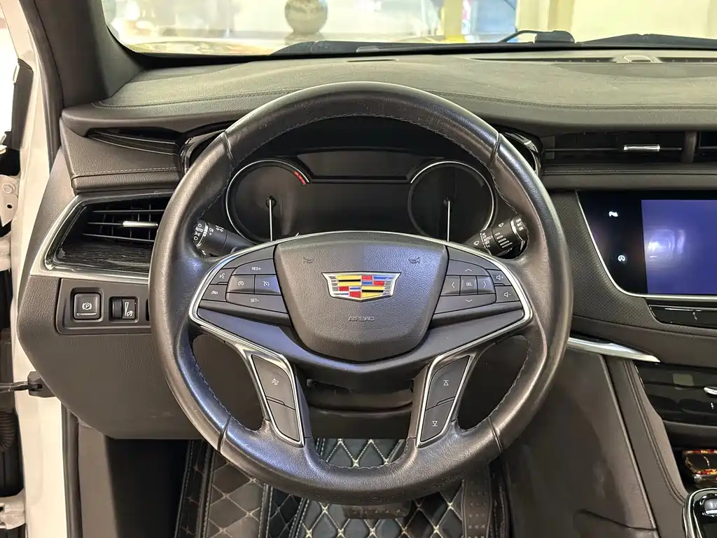 Cadillac XT5 2020 — фото 16