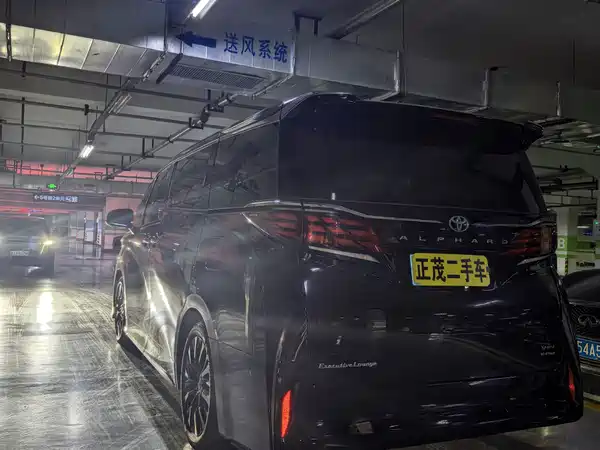 Toyota Alphard 2024