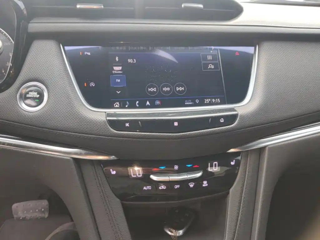 Cadillac XT5 2020 — фото 13