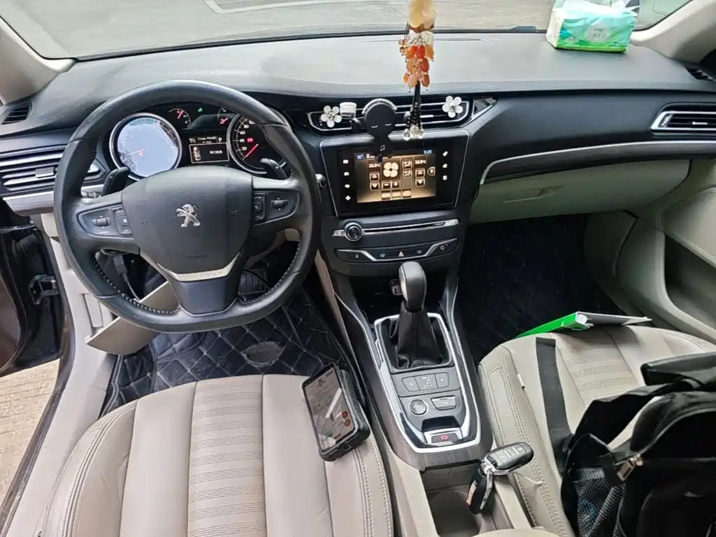 Peugeot 408 2014 — фото 10