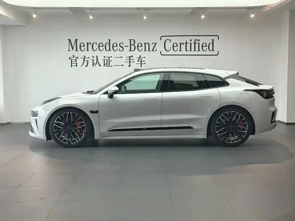 Zeekr 001 2025