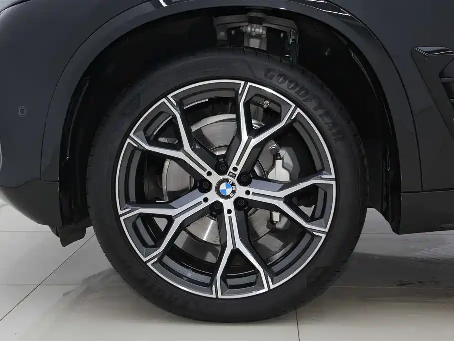 BMW X5 2025 — фото 11
