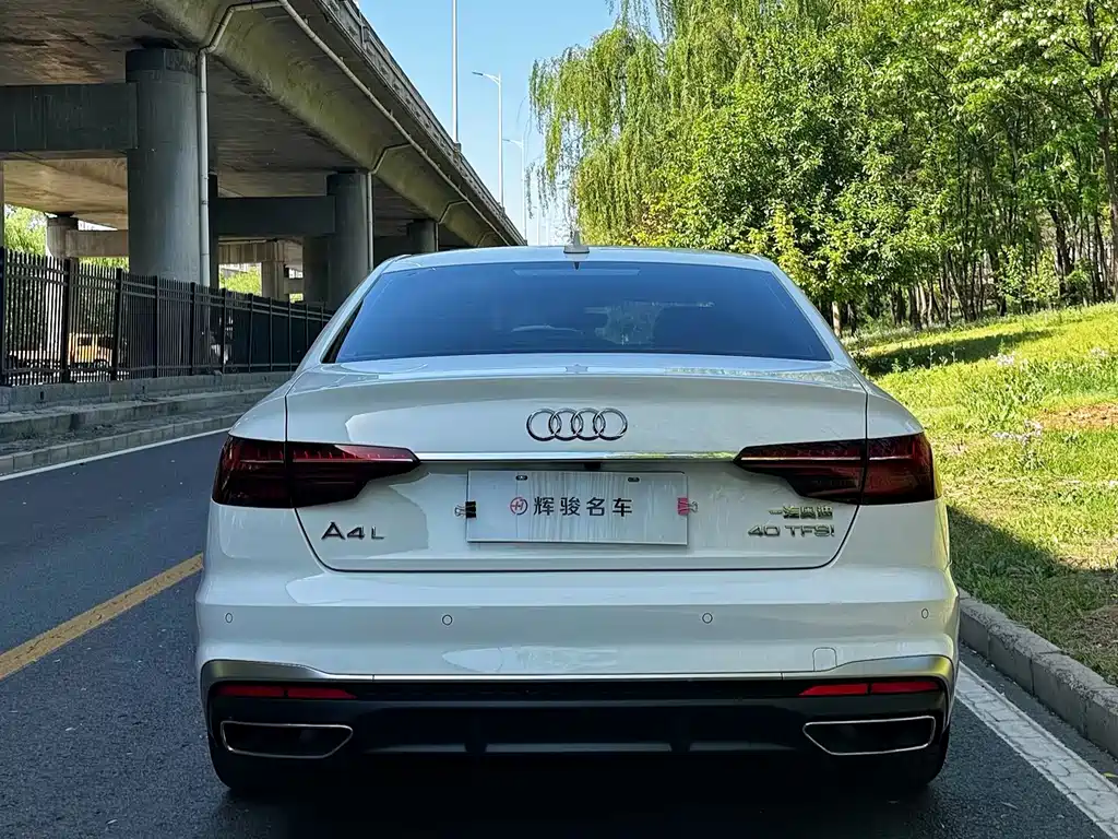 Audi A4L 2023 — фото 6