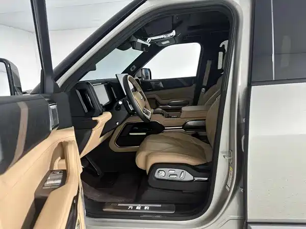 Fangchengbao Leopard 8 2025