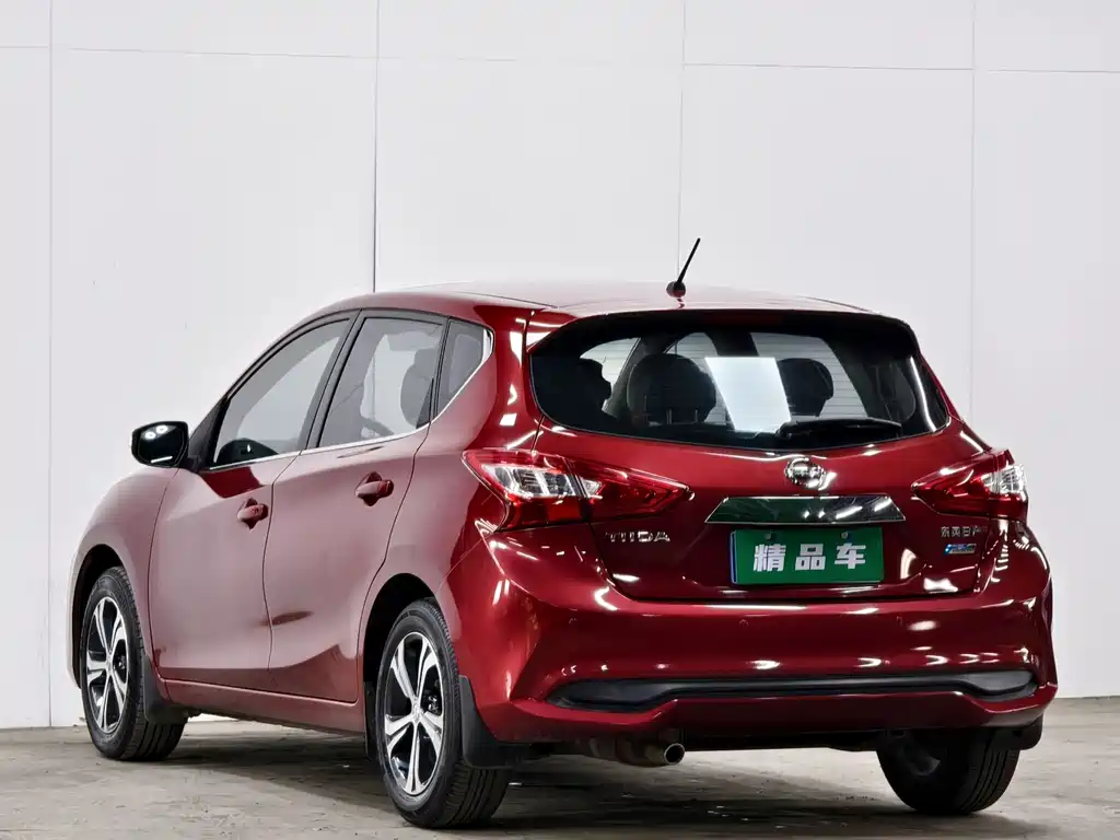 Nissan Tiida 2017 — фото 6