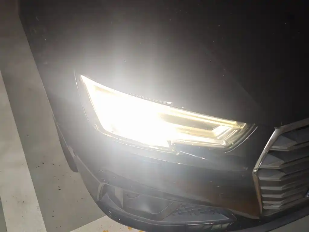 Audi A4L 2020