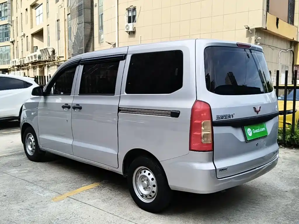 Wuling Hongguang V 2021 — фото 23