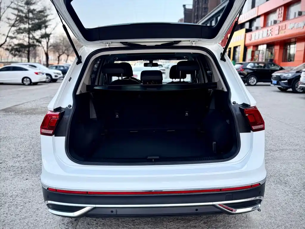 Volkswagen Tiguan L 2022 — фото 16